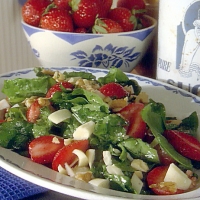 Image of Spinach Strawberry And Hearts Of Palm Salad Recipe, Group Recipes