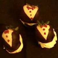 Image of Strawberry Tuxedo Cupcakes Recipe, Group Recipes